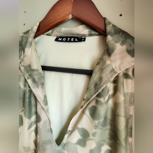 Motel Fitted Mini Dress - Picture 4 of 6